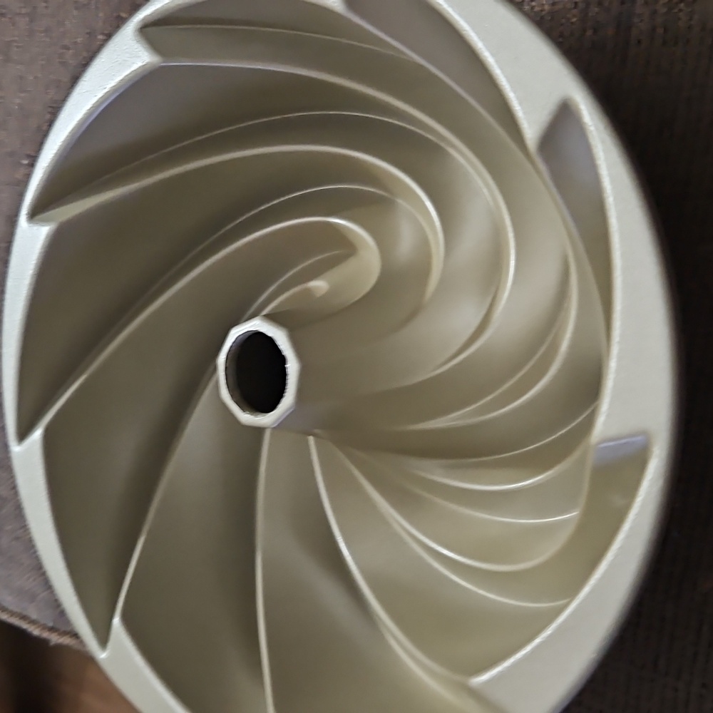 Nordic Ware Heritage Bundt Pan